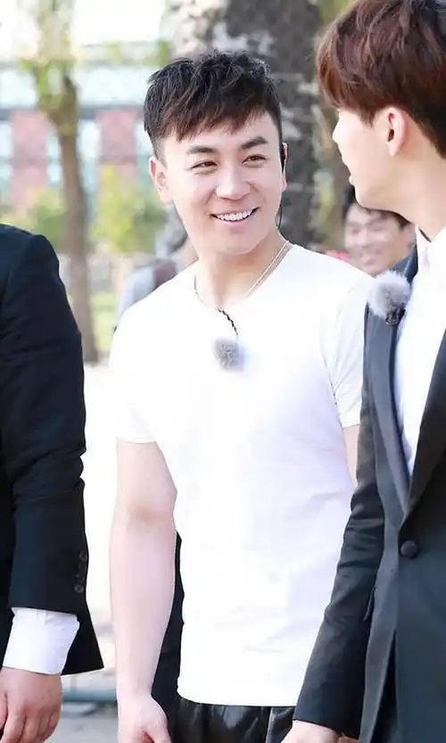 4岁成名,号称成龙接班人,再到无戏可拍,释小龙到底经历了什么?