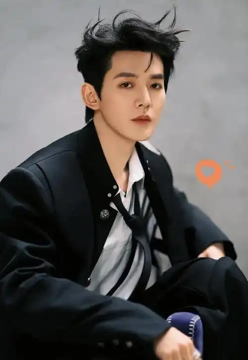 花开春意浓成长势头强2024年内娱飞升美男强势来袭