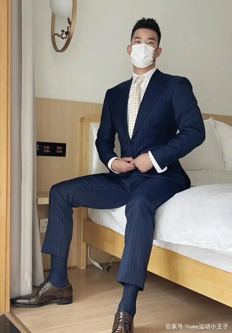 西装控福利?这样的精英男不得不爱!
