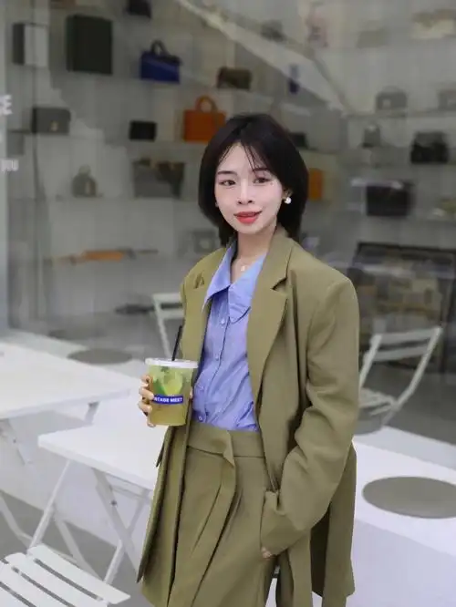 小个子ootd郑希怡同款盐系西服穿搭