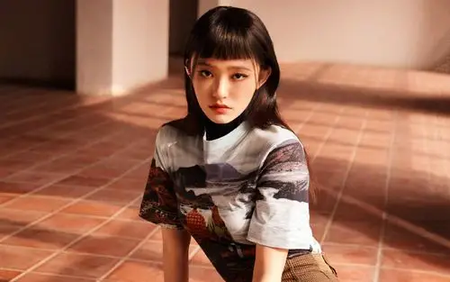 林允齐刘海时尚高清桌面壁纸