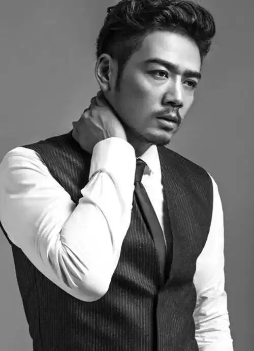 下午三点知名演员杨烁传出消息