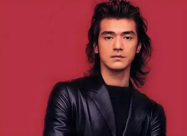 看了金城武对周迅偏爱的证据才明白啥叫英雄难过美人关