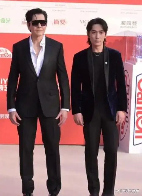 北京这一夜,吴君如真空上阵,娄艺潇满脸肿胀,谭卓腋下