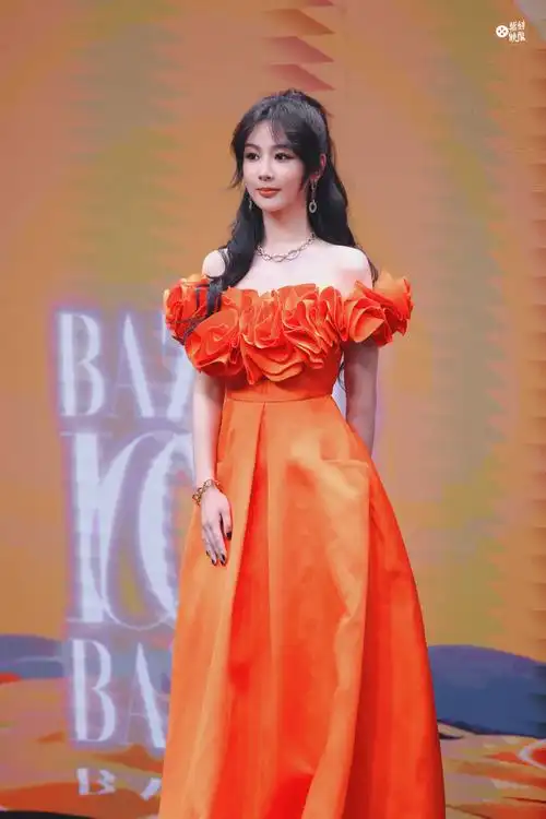 杨紫##时尚芭莎红毯##时尚芭莎内场