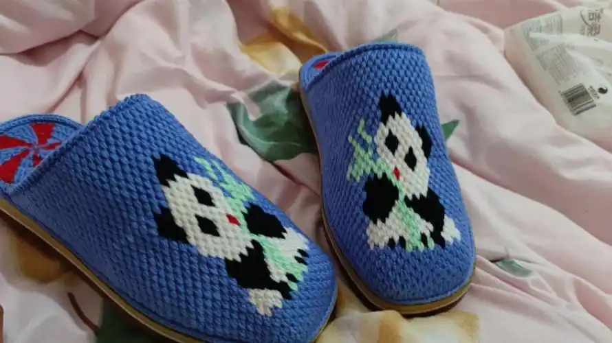 毛拖鞋熊猫图案