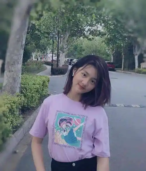 黄磊女儿黄多多晒照再惹争议,17岁的模样过于成熟_孩子_潮流_年龄