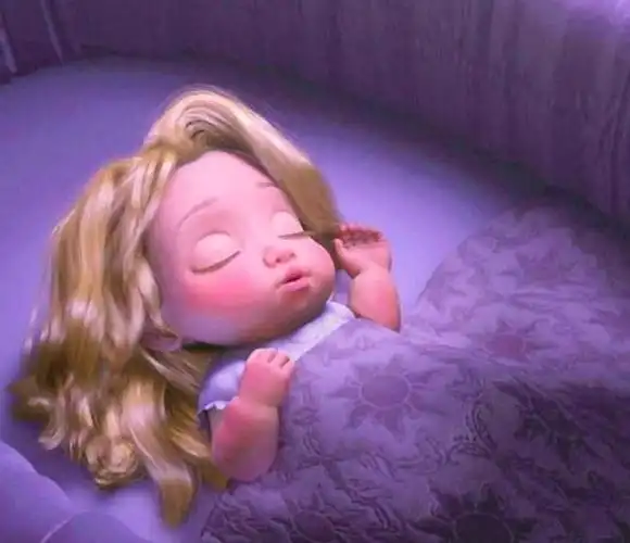 一不小心就被融化!原来迪士尼公主们小时候都长这样萌!_网易订阅