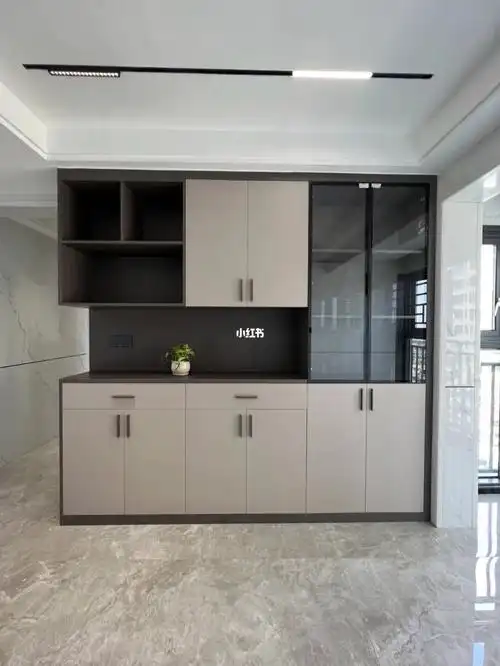餐边柜安装实景分享,餐边柜的方式样式多样化但离不了的还是其实用性