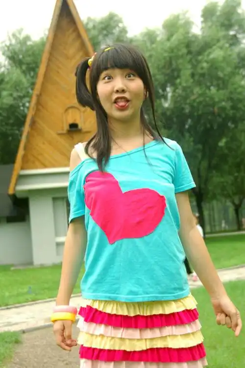 14岁女生09年夏季该穿什么样的衣服