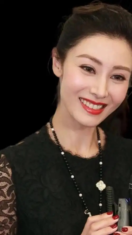 "最美港姐"李嘉欣的桃色情史(上)