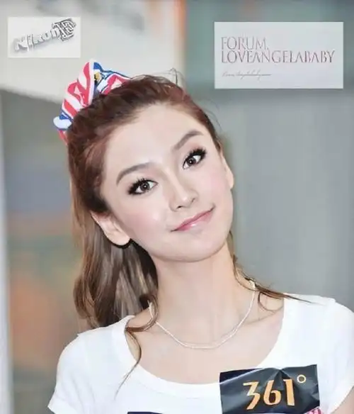 baby全新雀斑妆演绎日系氧气少女画风清澈空灵美回十年前