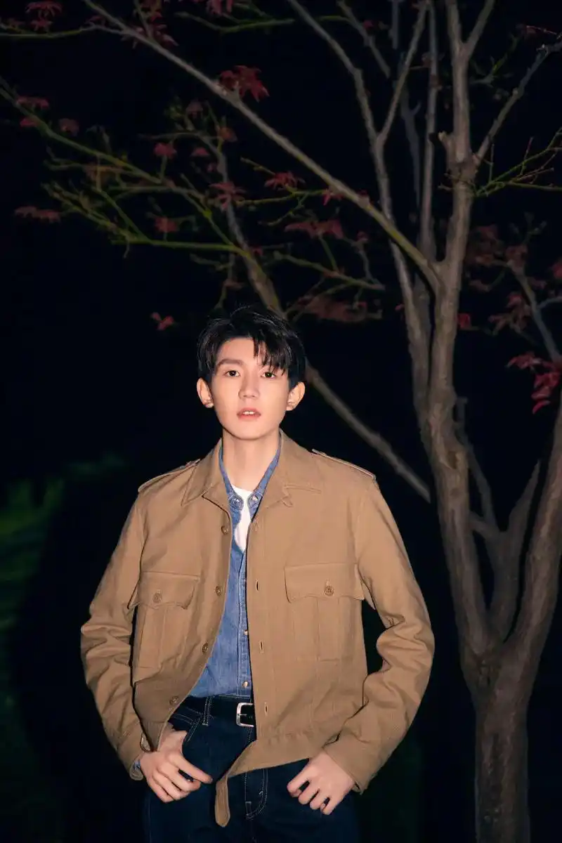 丈夫的容貌,妻子的荣耀#王源 #tfboys #王源新疆旅行 - 抖音