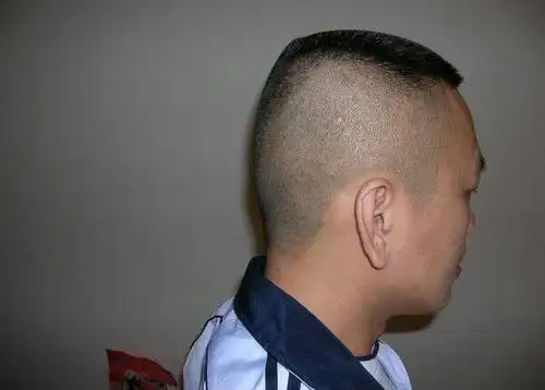 理发师误解我意思给我剃超级短平头怎么办