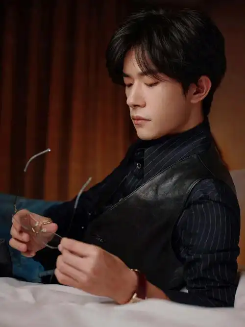 易烊千玺是在wink吗##易烊千玺挤眼睛