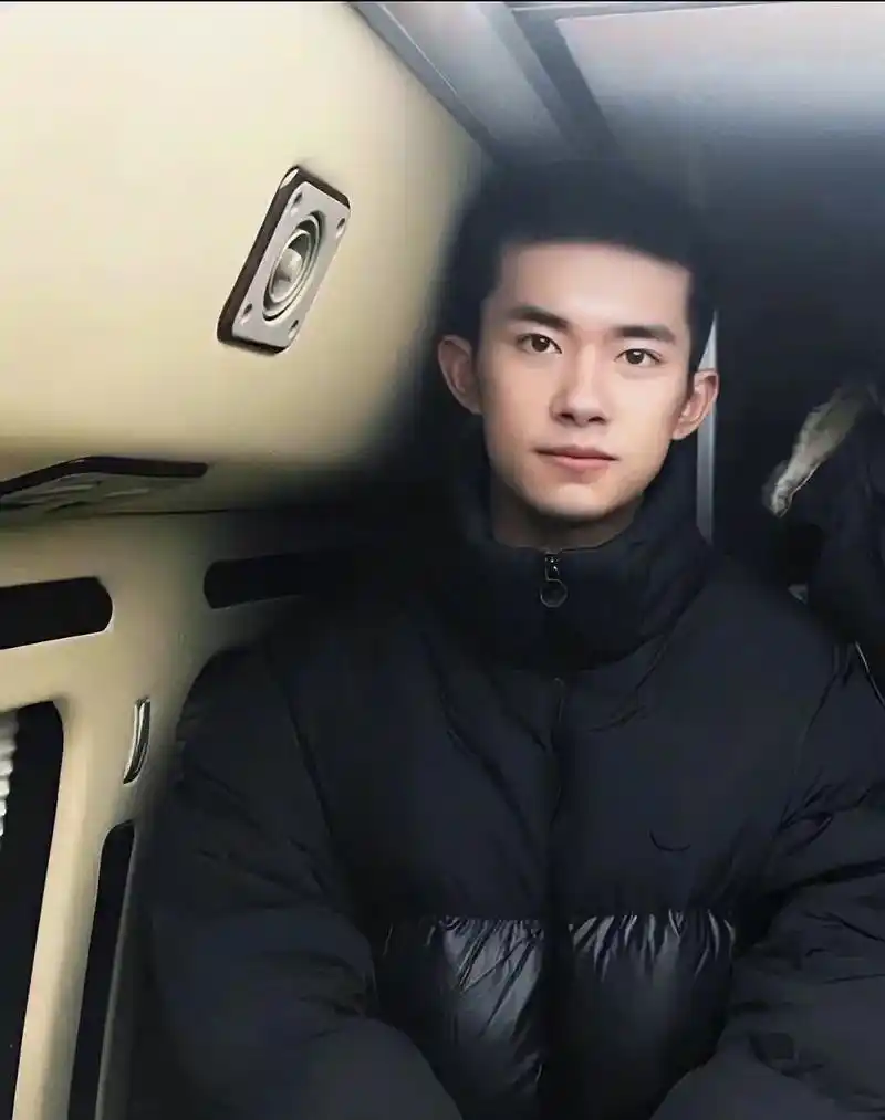 寸头玺or玺揪揪?04#易烊千玺 #寸头 #痞帅 #可爱 # - 抖音