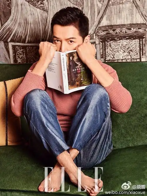 胡歌搭档周迅合拍封面,周迅美得像精灵,老胡的腿毛戏份很重啊