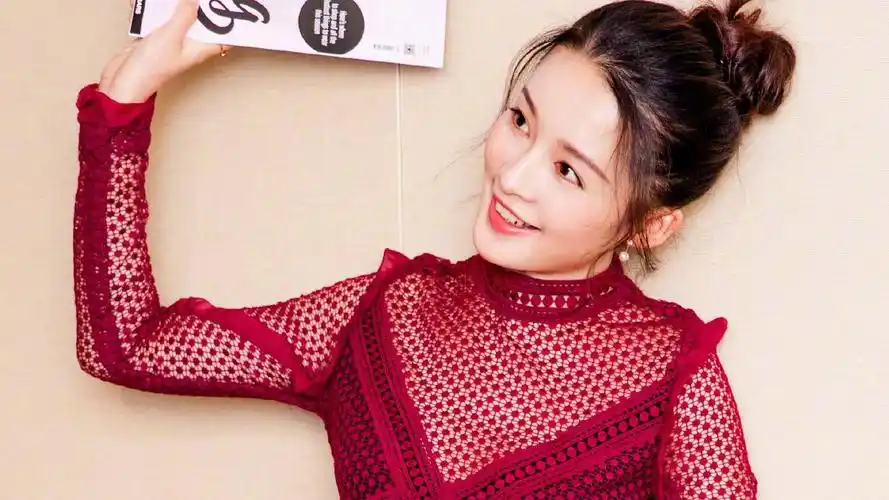 李沁中国红时尚写真高清桌面壁纸_高清图集_新浪网