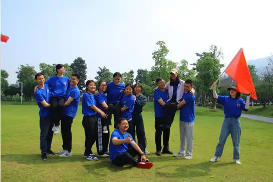 杭州银行衢州分行组织开展"五四青年节"团建活动