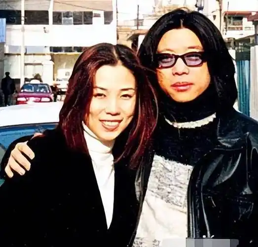 歌手郭峰三段恋情无疾而终61岁未婚无子女一生都献给了音乐