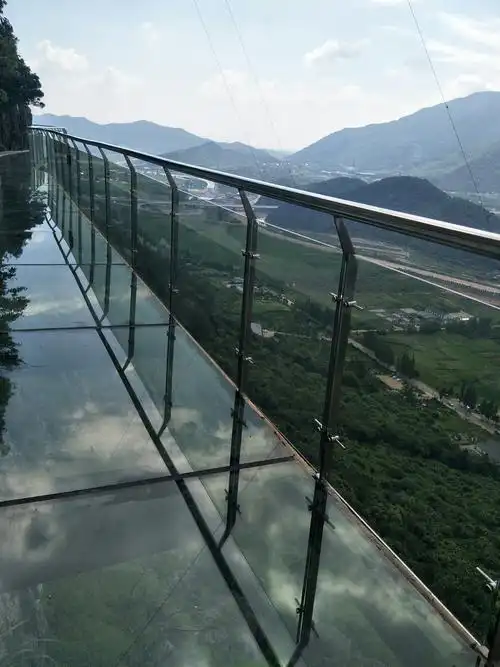 玻璃桥风景美