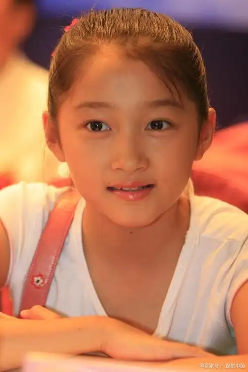 关晓彤从小美到大,看看小时候的照片,心动了!