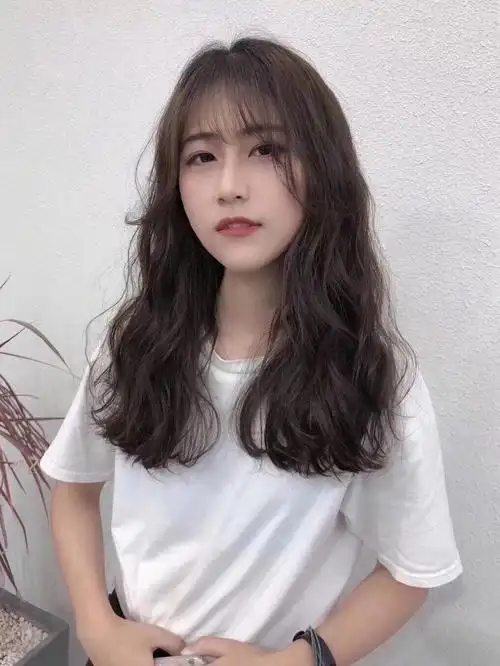 法式纹理烫冷棕色