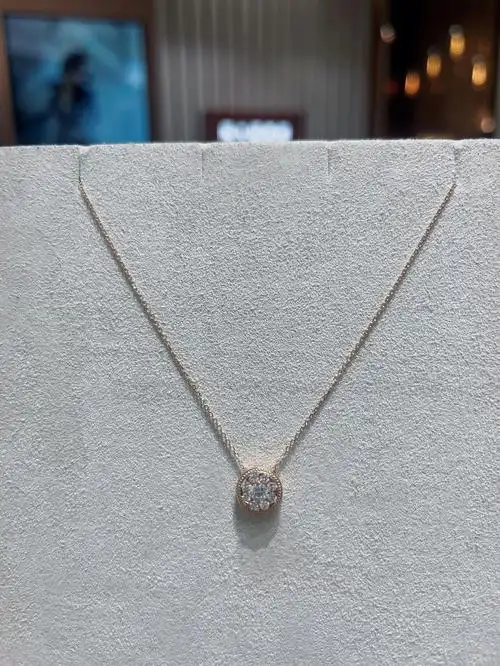 周大福钻石项链美美哒