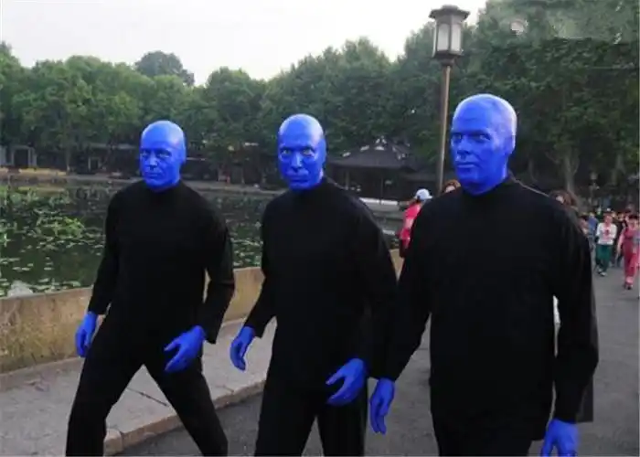 最奇特的人种,百年露面一次的蓝种人,被怀疑能光合作用的绿种人