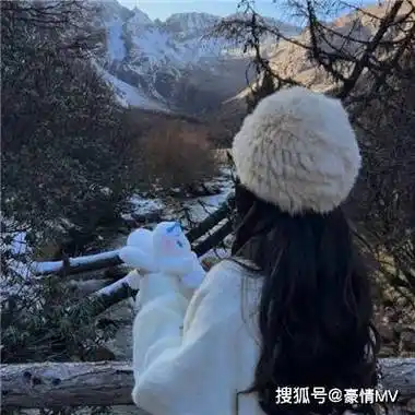 2024女生背影头像干净有气质_好看的女生背影头像图片