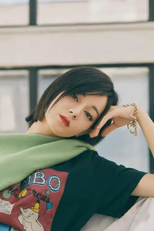 迪丽热巴短发俏皮写真图片89