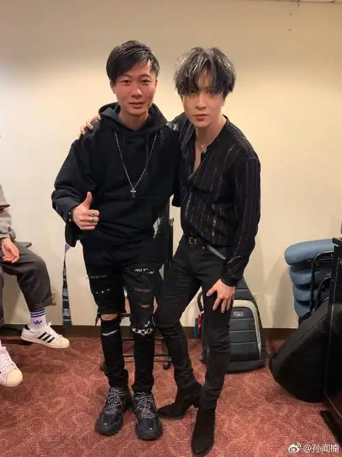 薛之谦2018合照汇总 是超nice的薛老师_幸运儿