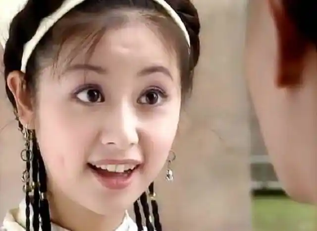 林心如23岁旧照,那时真心嫩且萌,小虎牙和酒窝特别可爱