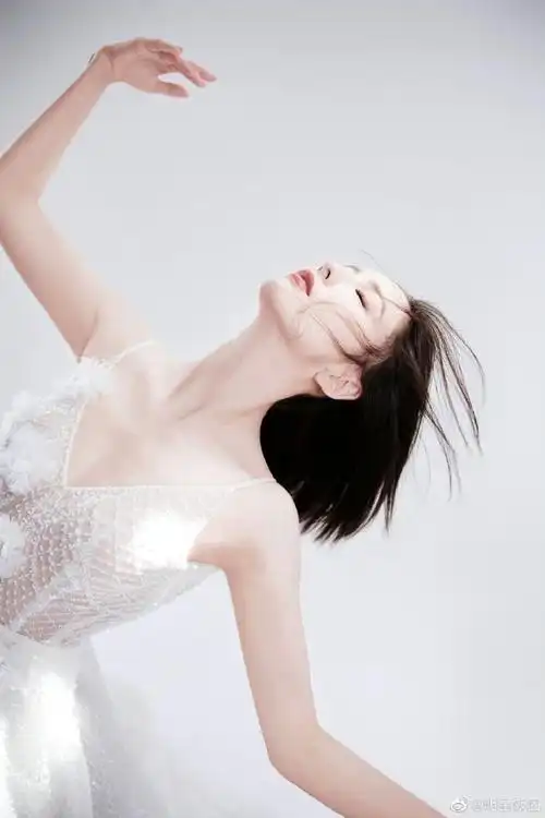 佟丽娅华表奖红毯状态#丫丫真的是永远在带给我们惊喜,她的颜值与