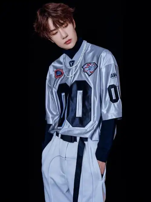 王一博丨时代感少年