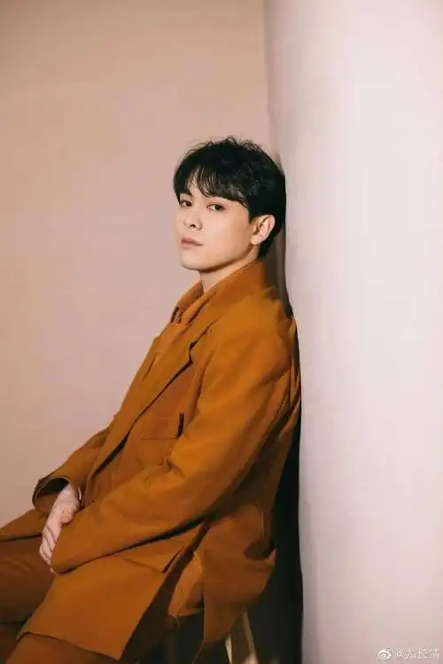 能量偶像人物志:音乐之魂,热血之声——尤长靖|尤长靖_新浪新闻