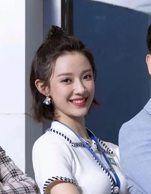 《安家》中的朱闪闪是刘昊然前女友?曾合作《最好的我们》