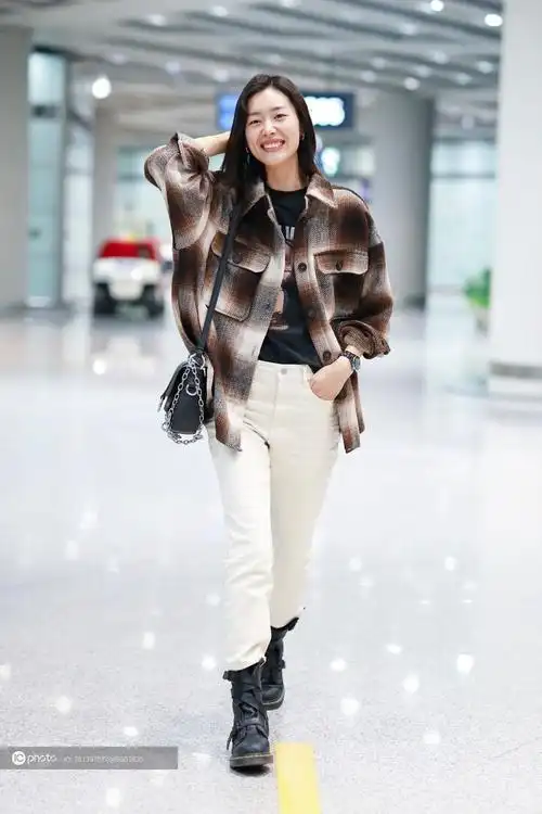 刘雯机场2017"嘉善县姚庄镇小巷子"街拍图文-大全