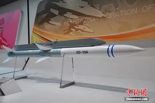 sd-10a中距空空导弹.陈海峰 摄