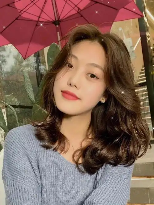 发型提升气质把握这几款烫发可爱芭比成熟御姐任你挑选