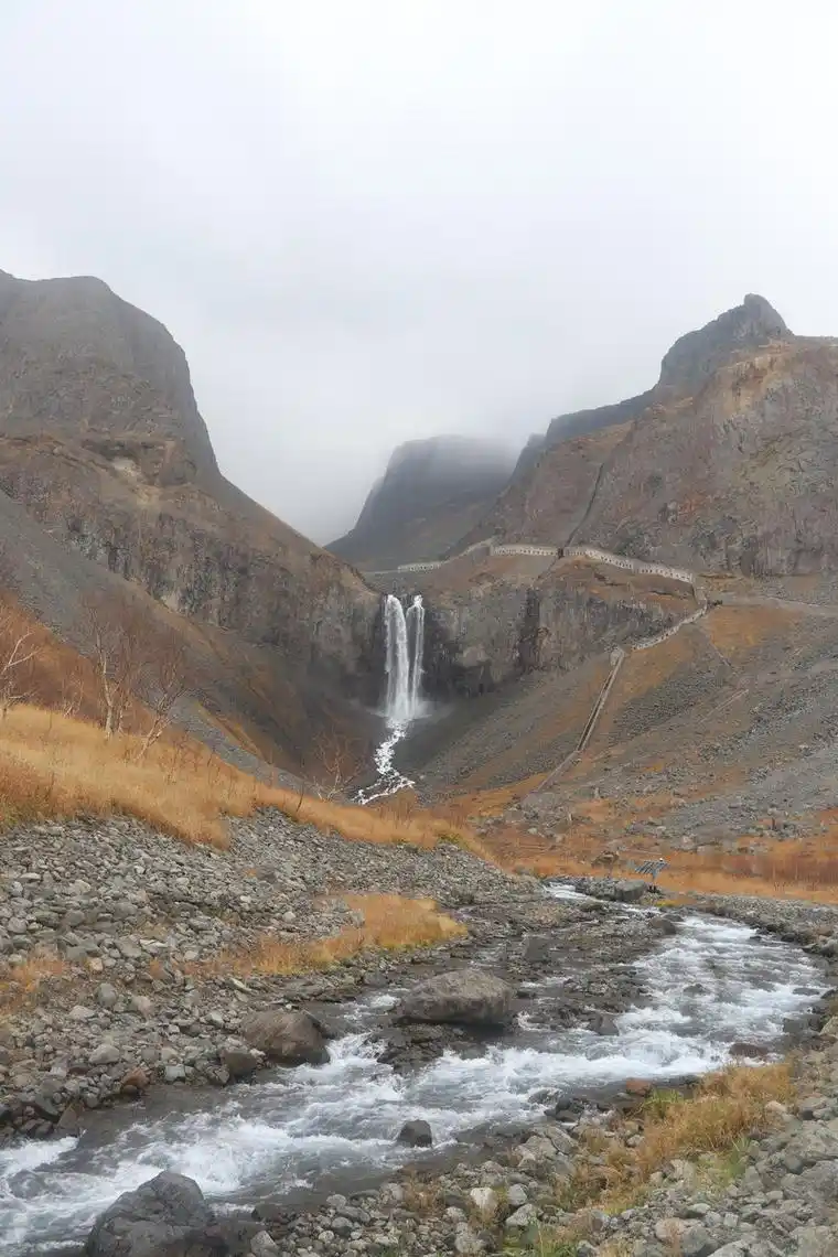 长白山天池瀑布