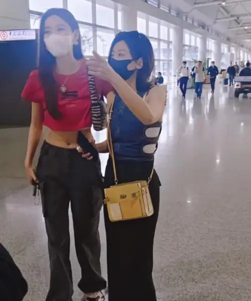 49岁贾静雯现状:荧幕里是大美人,现实中"平平无奇"-腾讯新闻