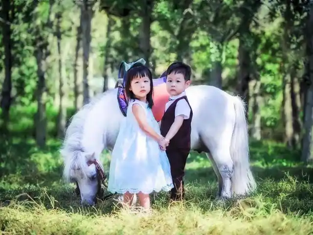 孕妇诞下龙凤胎,全家为"儿女双全"庆祝,医生:真不是双胞胎