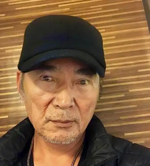 焦恩俊晒近照,"满脸褶子"太吓人,知道真相后,网友忍不住泪奔_网易订阅