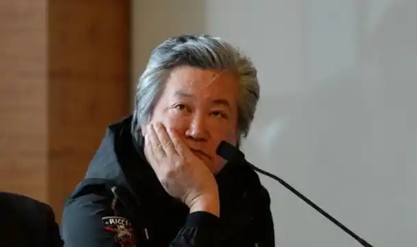 导演赵宝刚:娶初恋妻子相约丁克16年,愁坏了母亲,48岁意外得子