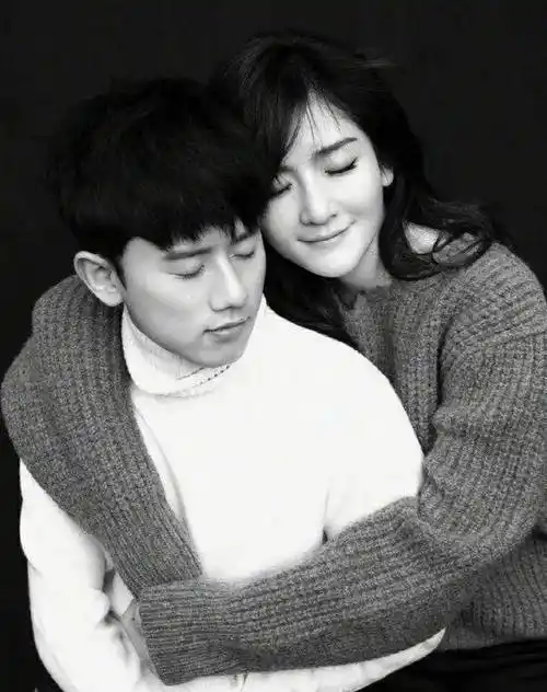 原创谢娜自曝切除一侧输卵管张杰不离不弃恩爱夫妻羡煞众人