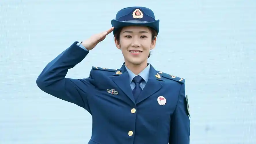 军运会|"金牌王"邢雅萍