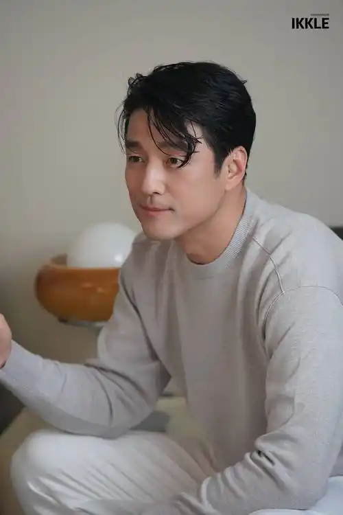 原创7位韩国大叔系男神纸房子刘智泰受瞩目孔刘苏志燮赵寅成受欢迎