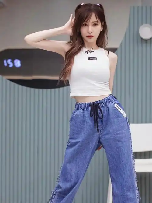 身高158的王心凌太会搭配行走的小个子女生穿搭模板