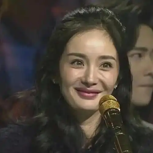 这一次,"整容后遗症"的回旋镖,还是扎到了金晨,杨幂的身上